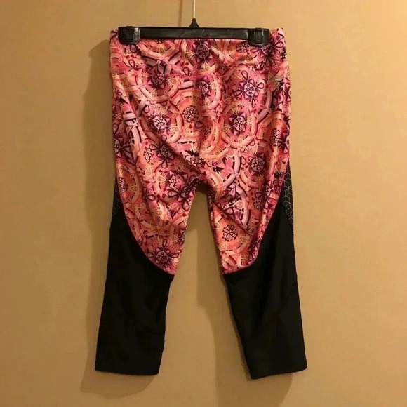 Womens Danskin Now Capri Leggings Pink Boho - Picture 5 of 12